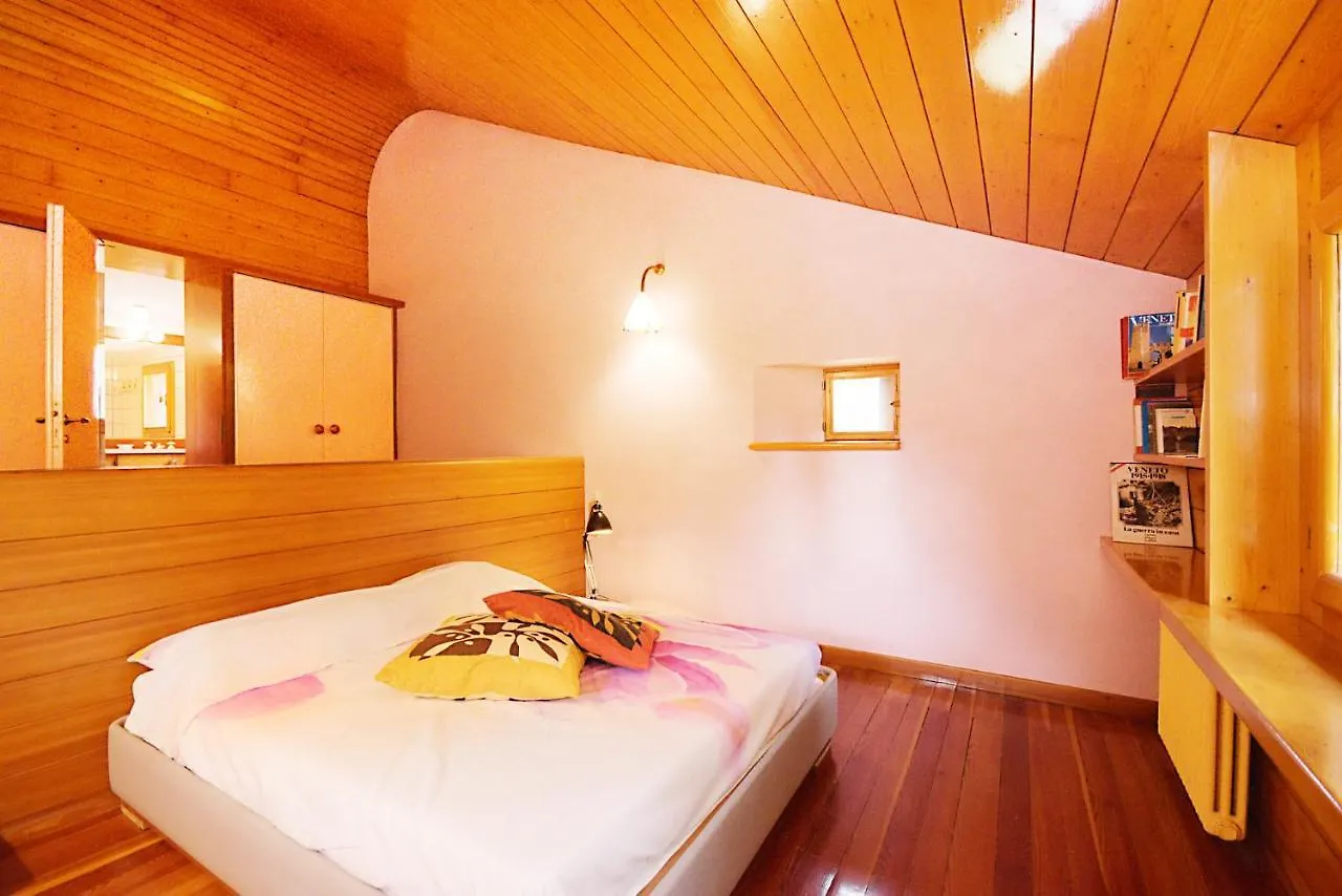 Villa Di Design Con Grande Parco Treviso 0*,  Italy